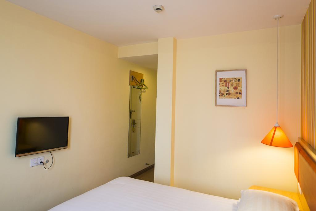 Home Inn Yichang Gezhou Dam Екстер'єр фото